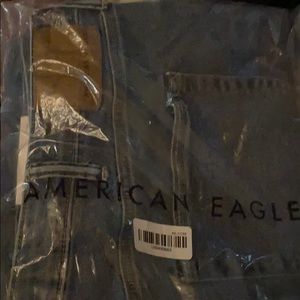 I’m selling these American Eagle jeans size 46 32